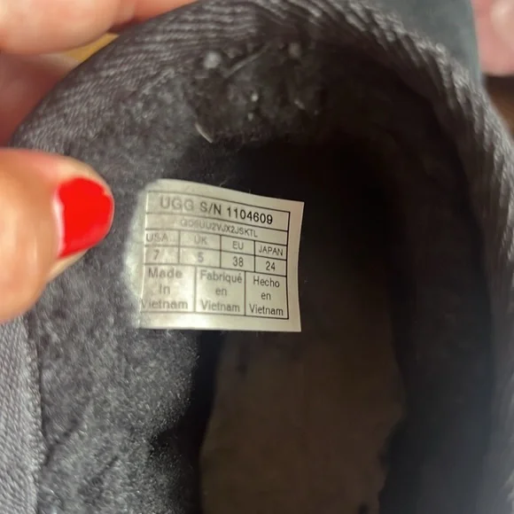 UGG Black Winter Ankle Boots - Picture 7 of 7